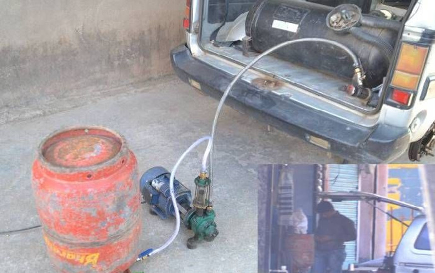 collector took action against illegal gas refilling in cars