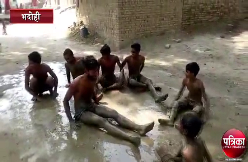 बारिश के लिए अपनाएं जा रहे तरह-तरह के टोटके, भीषण गर्मी से लोग बेहाल
