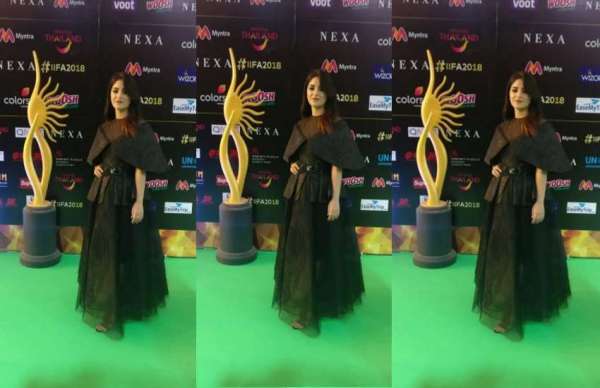 IIFA AWARDS 2018 bollywood stars look in IIFA 2018