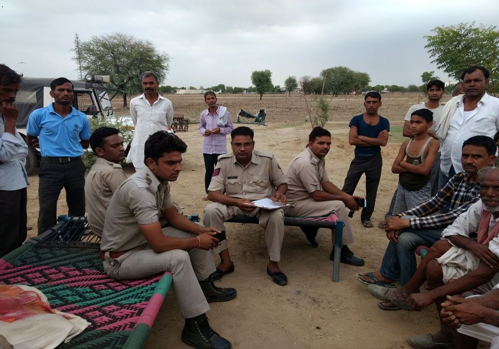 कूलर हटाकर खिड़की से घुसे चोर, नकदी व जेवरात साफ
