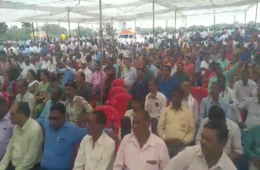 आज से हड़ताल पर बैठे छत्तीसगढ़ के कर्मचारी और अधिकारी, देखें वीडियो