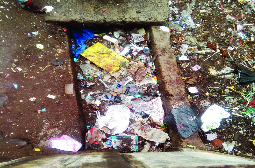 अभी तक जल निकासी की व्यवस्था मुकम्मल नहीं