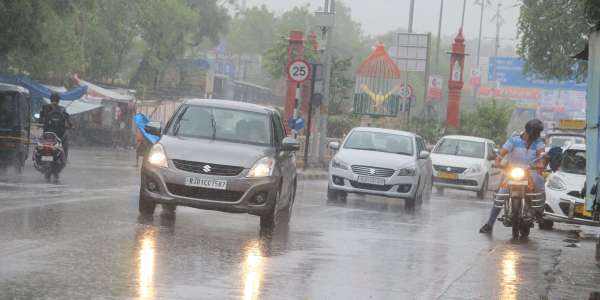 beautiful pics of rain in rajasthan