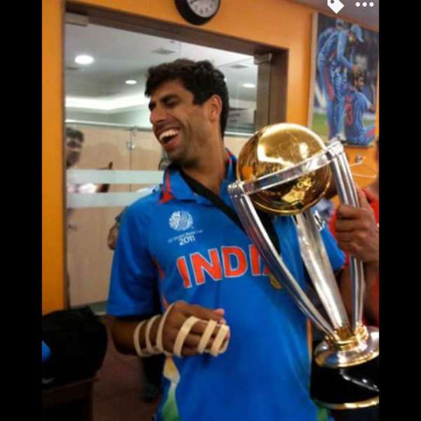 ashish nehra with world cup