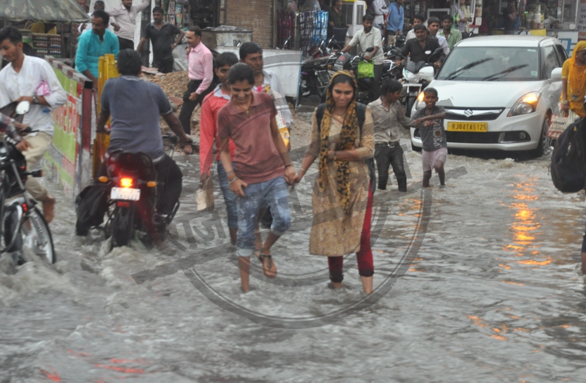 Barasa Amrit, 2 inches of water in Barmer in 1 hour