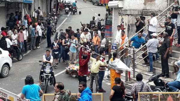  patakha movie shooting in udaipur, jagdish mandir udaipur