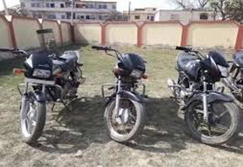 Two bike thieves after long time, one in the spot, seized three bikes after the interrogation