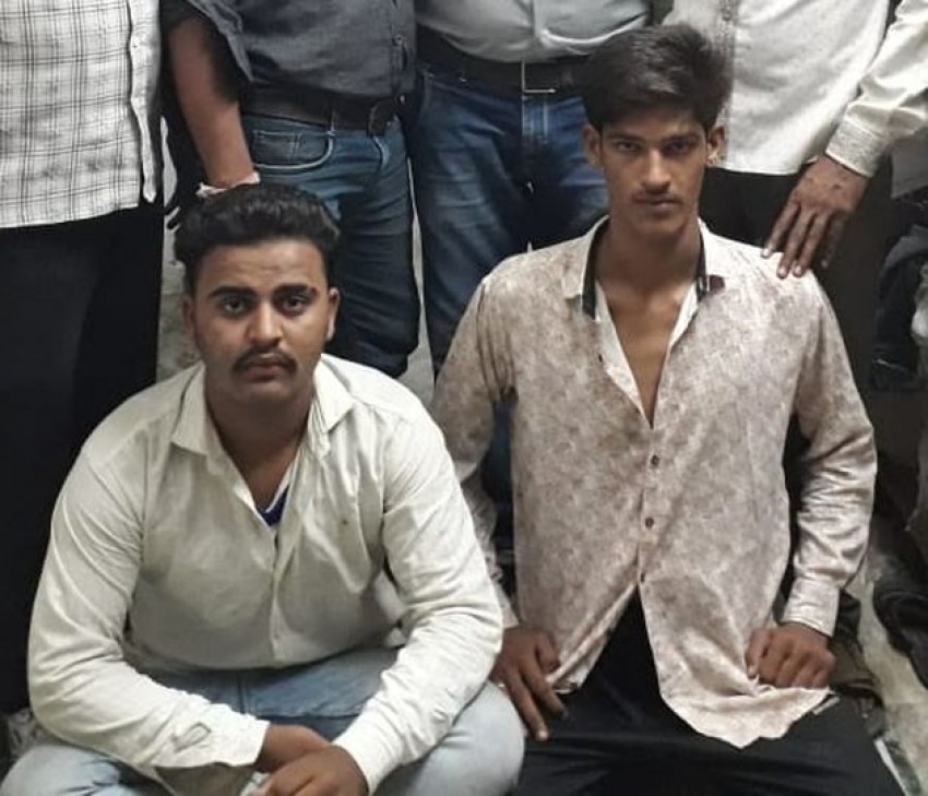 video: उदयपुर में यहां नशेड़ियों ने आधी रात में किया ऐसा काम, सीसीटीवी कैमरों में
कैद हुई सारी वारदात
