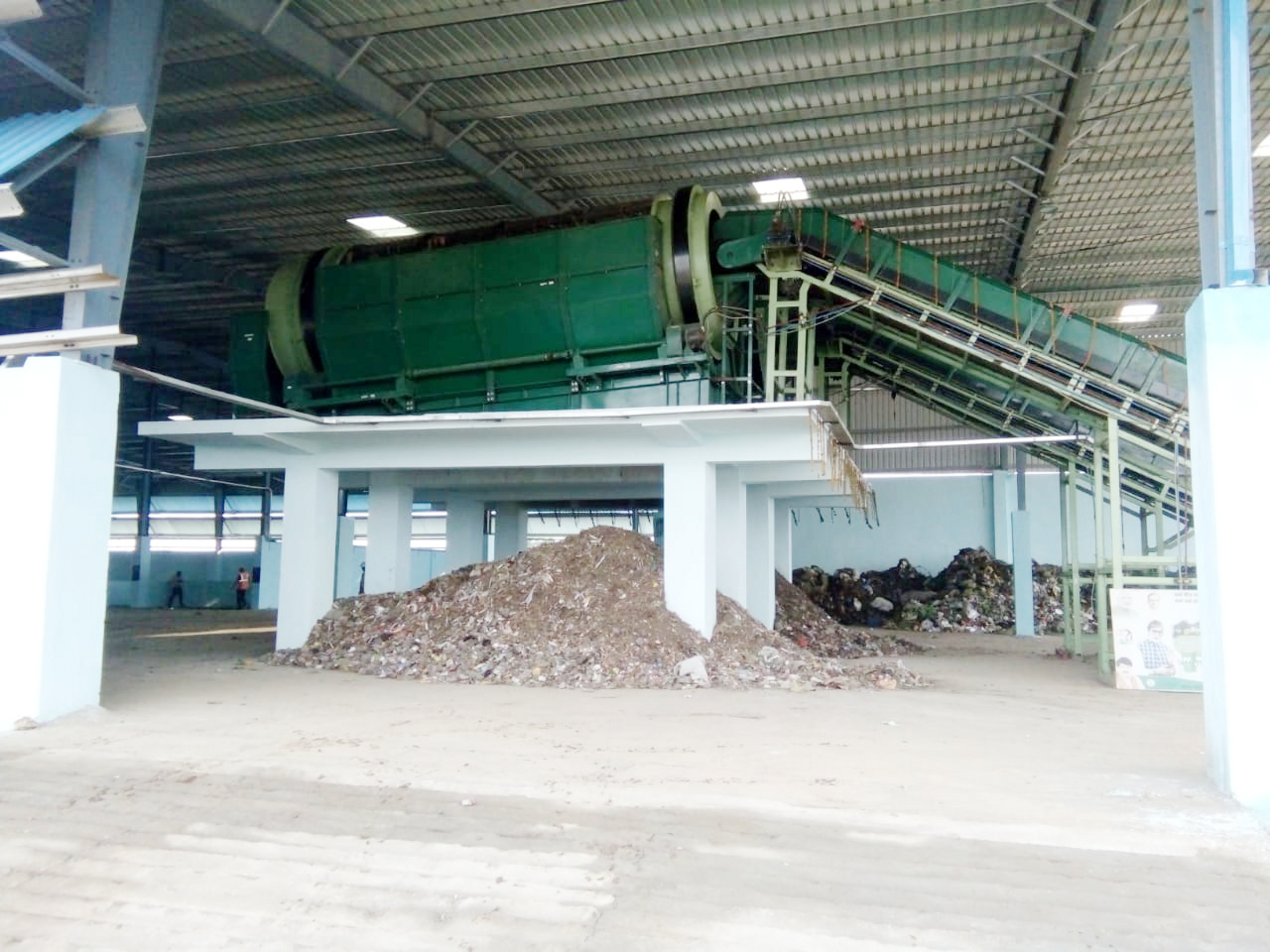 Work hardly four hours in Unit