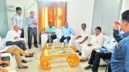collector shouted on employees udaipur