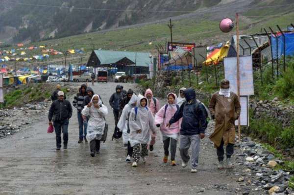 Amarnath yatra suspended on 3rd day continuously due to heavy rain