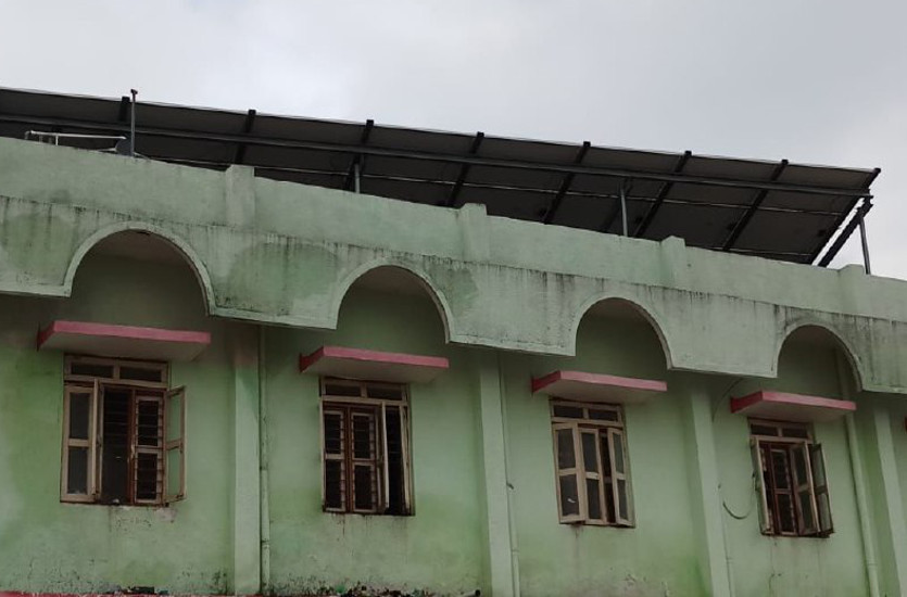 जिला अस्पताल में बिजली गुल होते ही अंधेरा