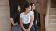 beautiful pics of tourists who is clicking photos on tourist place