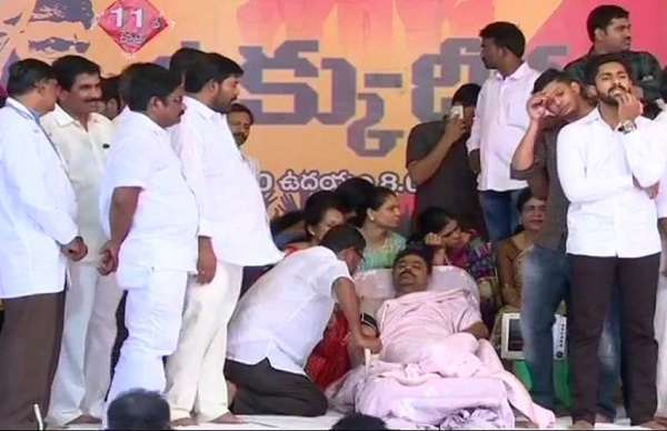 टीडीपी सांसद सीएम रमेश ने खत्म किया अपना अनिश्चितकाली भूख हड़ताल