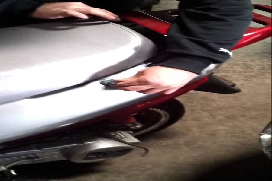 53 Thousand Rupees Were Stolen From Scooty