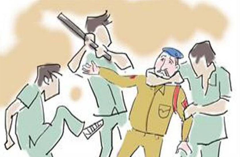 Attack on dIscom Workers and police