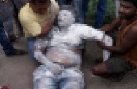 मवेशी को बचाने के चक्कर में कार ने बाइक को रौंदा, किशोर की उखड़ गई सांसें