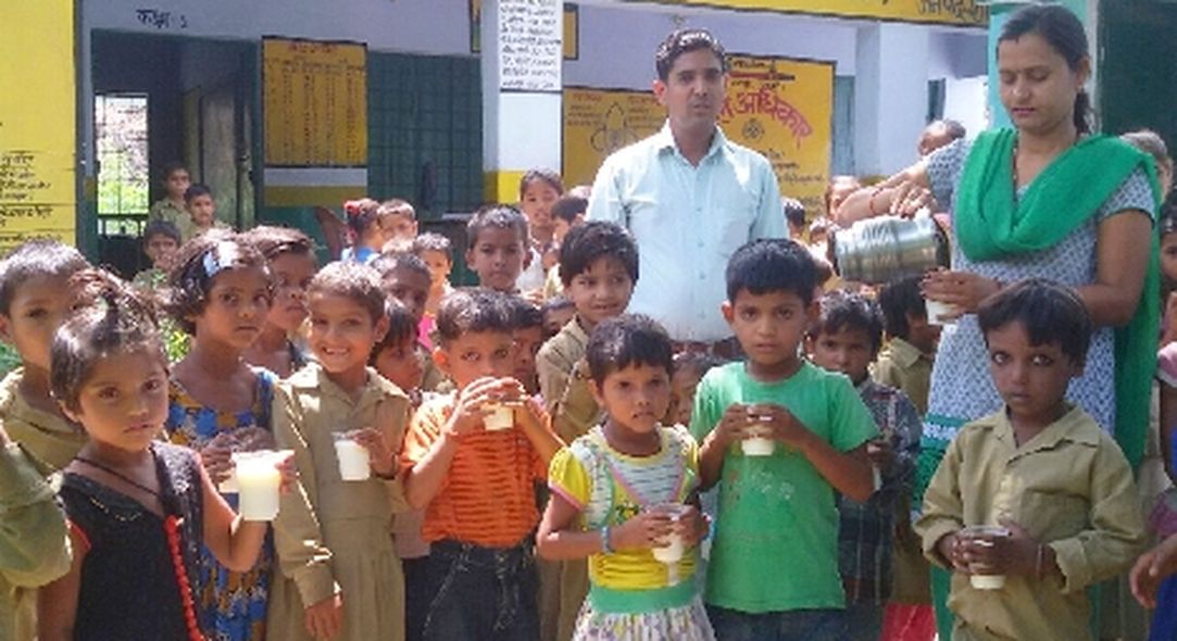 3.66-lakh-children-of-3907-schools-in-drink-lukewarm-milk