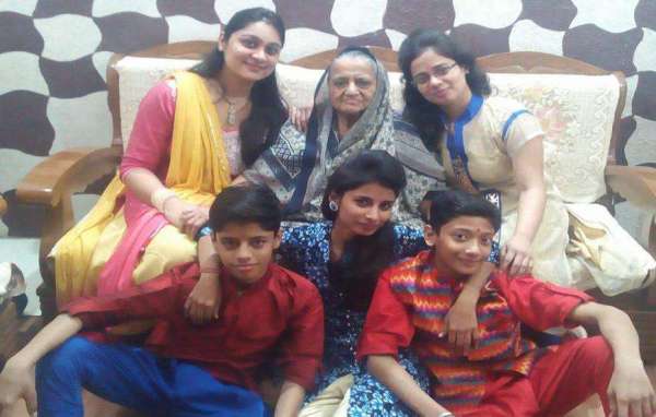 priyanka with family