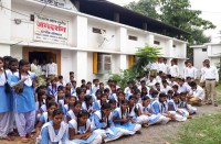 आखिर ऐसा क्या हुआ कि छात्र हुए आक्रोशित और क्लास छोड़ बैठ गए धरने पर