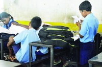 नियमित हुए शिक्षाकर्मियों ने शिक्षा के स्तर को बेहतर बनाए जाने के सवाल पर क्या कहा, पढि़ए खबर...