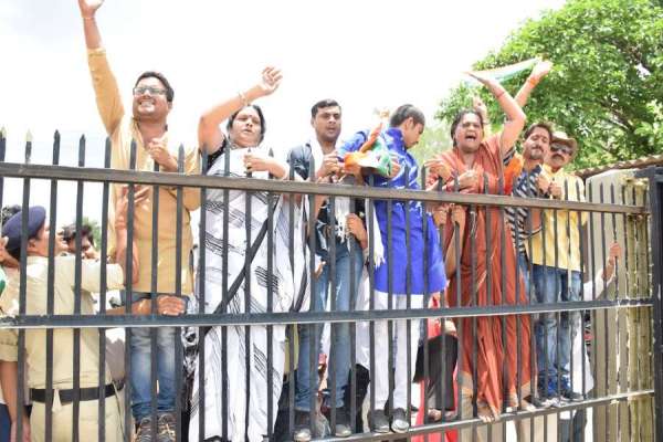 सतना रेप पीडि़ता दिल्ली एम्स में शिफ्ट, दुष्कर्मी को फांसी की मांग, गुस्साए एमपी के लोग