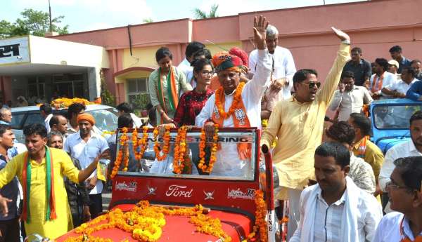 BJP State President Madan lal Saini Reached at Home Town Sikar