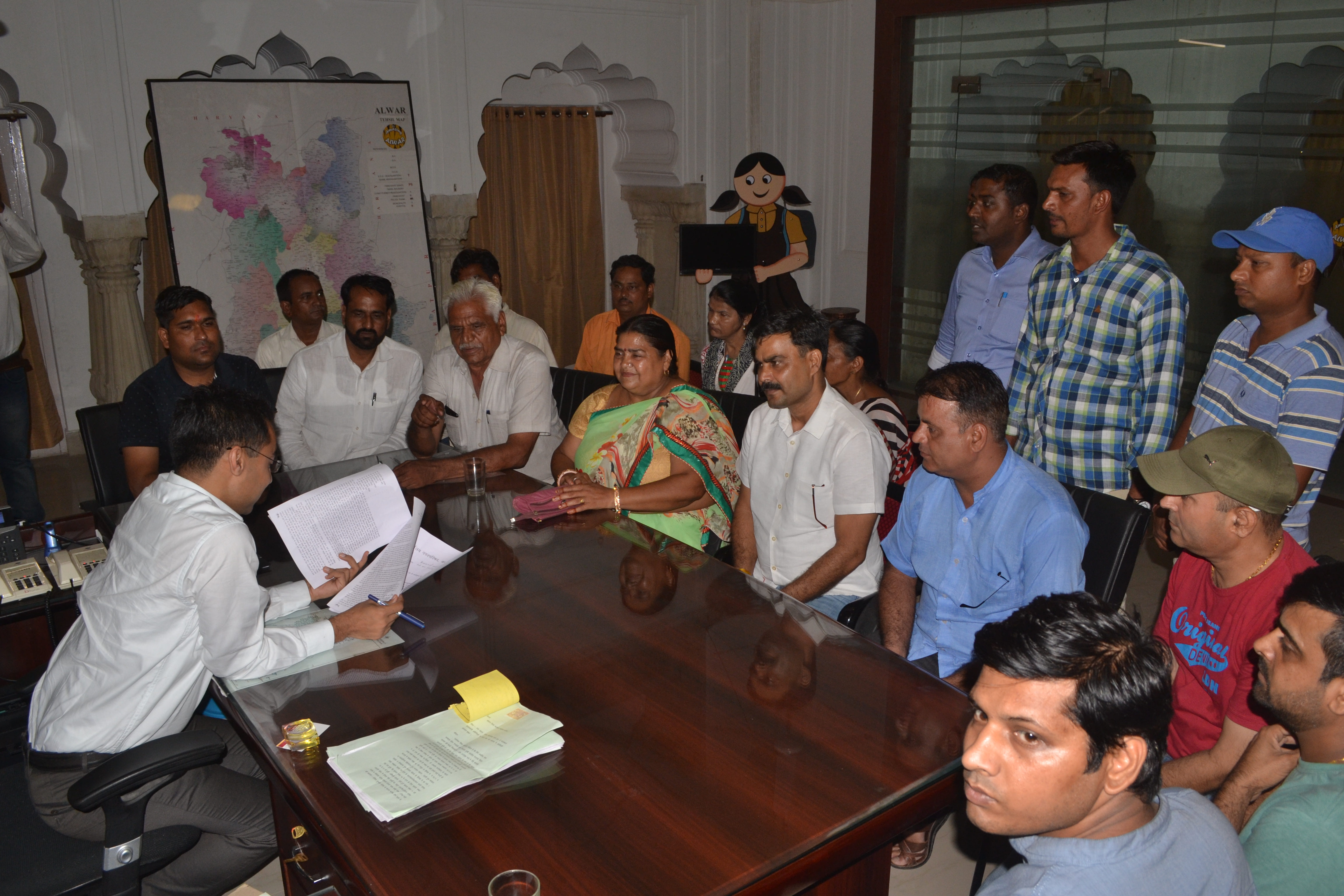 Alwar nagar parishad : commissioner councillor face to face