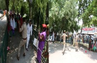up police resort to lathi charge on samajwadi party women workers