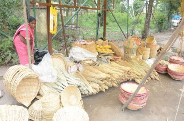 शॉपिंग साप्ताहिक बाजारों से