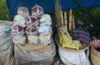 शॉपिंग साप्ताहिक बाजारों से