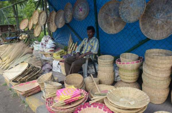 शॉपिंग साप्ताहिक बाजारों से