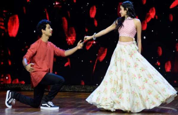 jhanvi kapoor and ishaan khatter at India's best dramebaaz set