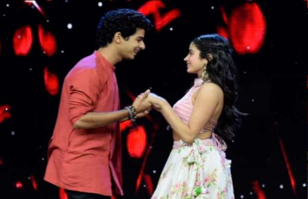 jhanvi kapoor and ishaan khatter at India's best dramebaaz set