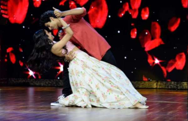 jhanvi kapoor and ishaan khatter at India's best dramebaaz set