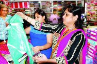 sabse saste raincoat kaha milte hai