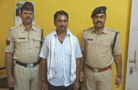 पेंशन सहित अन्य योजनाओं की राशि में बंदरबांट करने वाला आरोपी पकड़ाया, पढि़ए खबर आरोपी तक कैसे पहुंची डभरा पुलिस