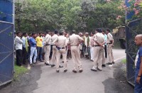 100 से अधिक ग्रामीणों को थाने के बाहर देख, पुलिस अधिकारियों की उड़ी नींद, पढि़ए क्या करने वाले थे ये ग्रामीण