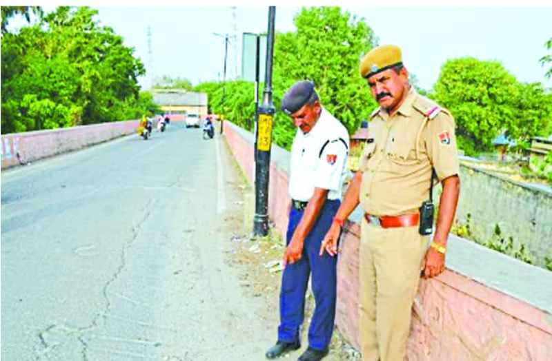 Angle piece removed from overbridge in bhilwara