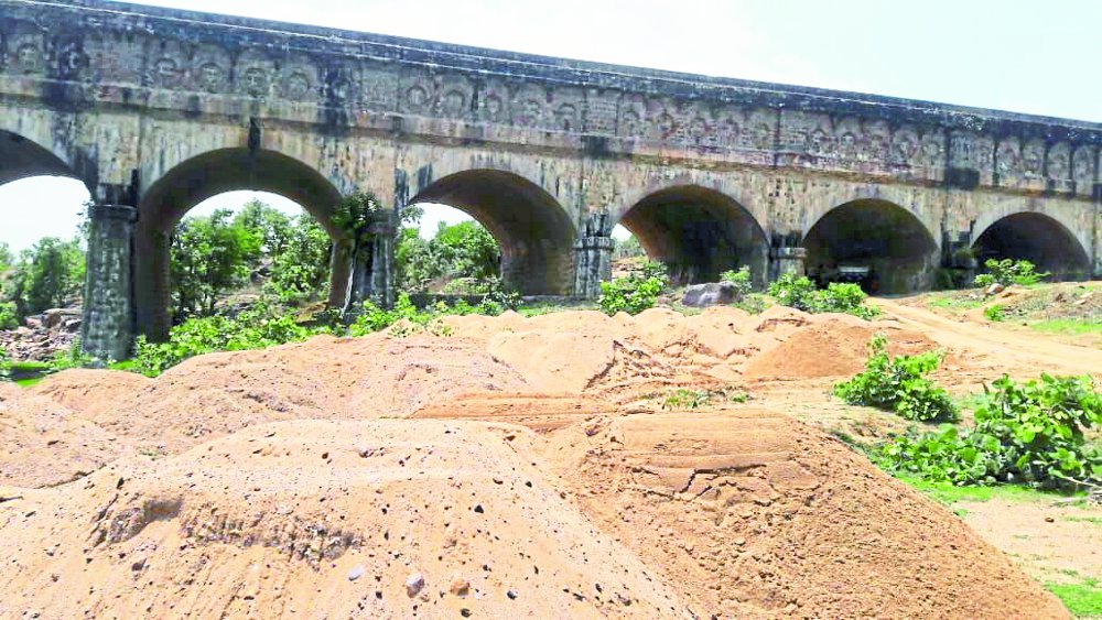 Ajaygarh has been transformed into a pile of sand from the administrat