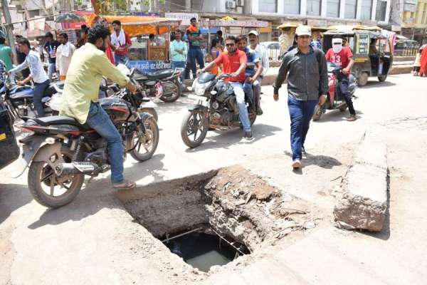 सतना में कहां कहां जानलेवा गड्ढे, बारिश में निकलने से पहले आंखें खोलकर देख लें ये जगह