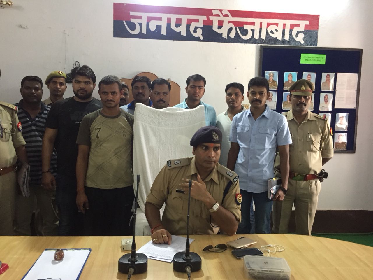 Faizabad police arrested Wanted vicious criminals In Khandasa