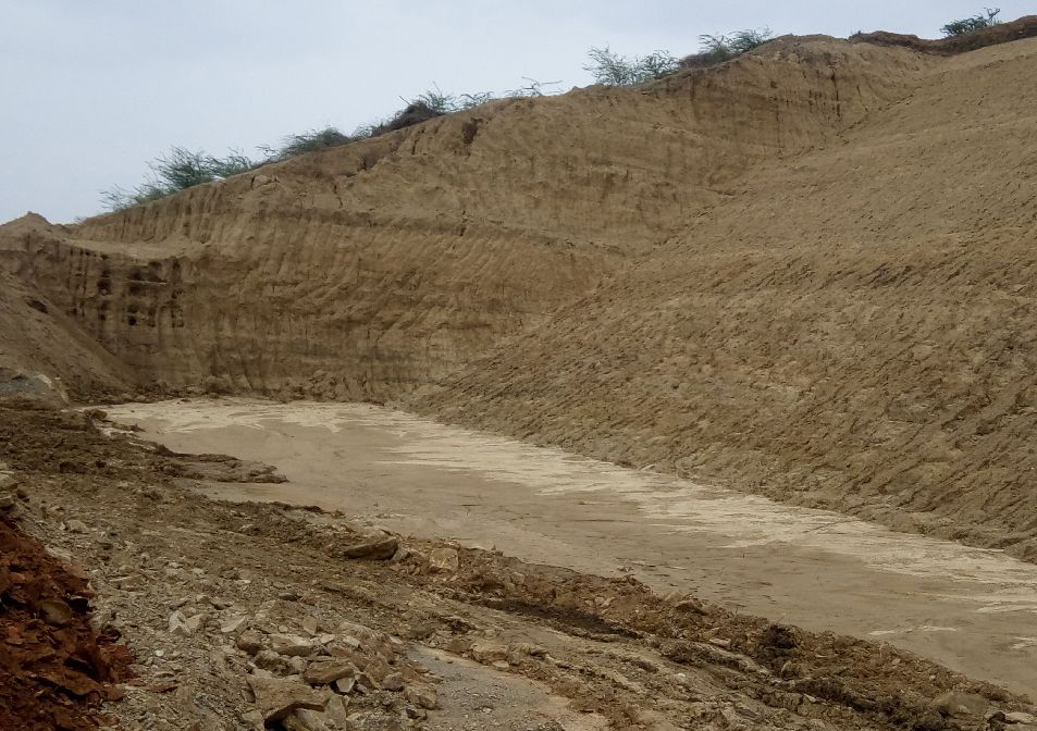Construction of Garrda dam in first rainy season