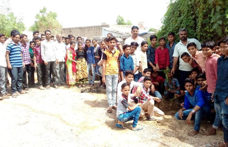 पर्यावरण संतुलन बनाए रखने के लिए पौधरोपण जरूरी