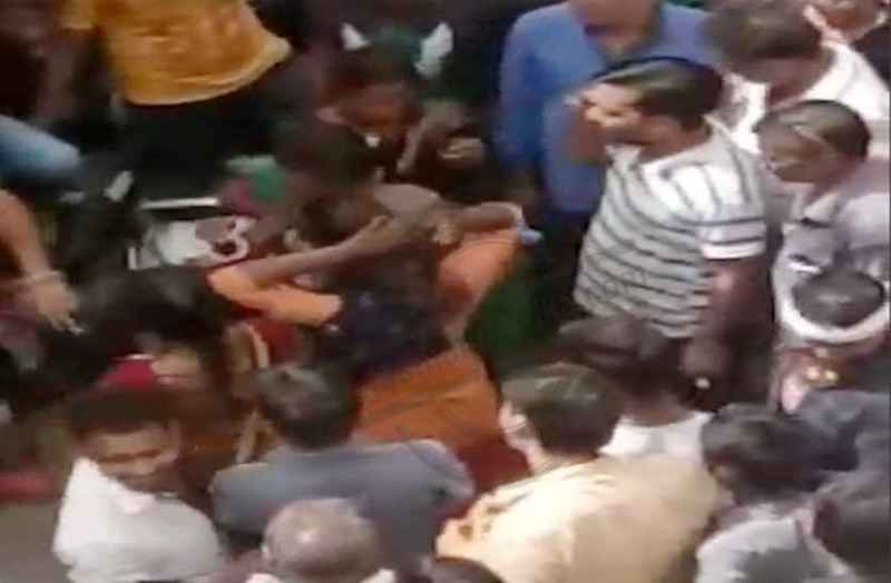 Four women caught in sari's theft in bhilwara