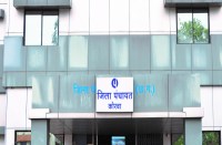 जिले के 390 ग्राम पंचायतों में से ज्यादातर गांव के सरपंचों की शिकायत