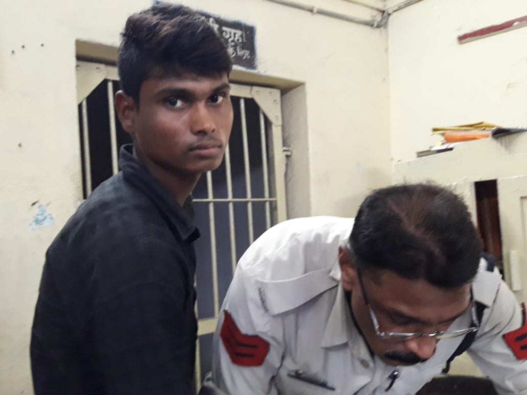 मोबाइल चोरी के दो मामलों में जीआरपी ने एक साथ किया खुलासा