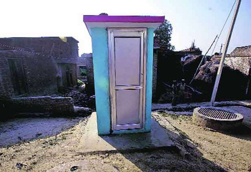 600 Anganwadi centers without toilet in satna madhya pradesh