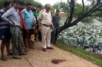 Breaking : पानी में तैरती लाश को देख कर निस्तारी के लिए तालाब पहुंचे ग्रामीणों के उड़ गए होश