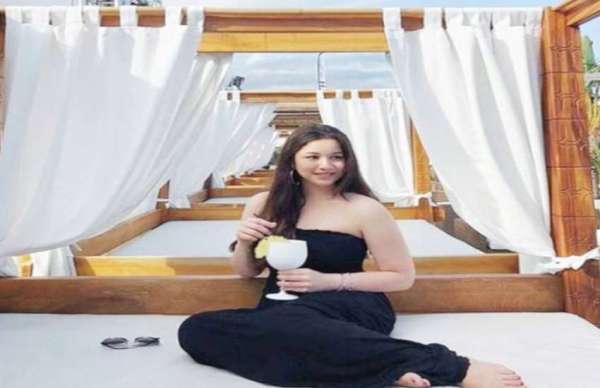 sachin tendulkar daughter sara tendulkar beautiful photos viral